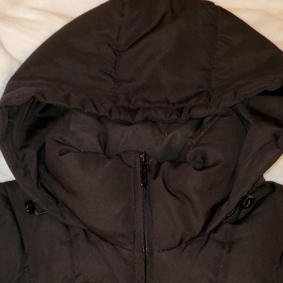 Calvin Klein Size Small Down filled puffer coat with hood - Picture 4 of 5